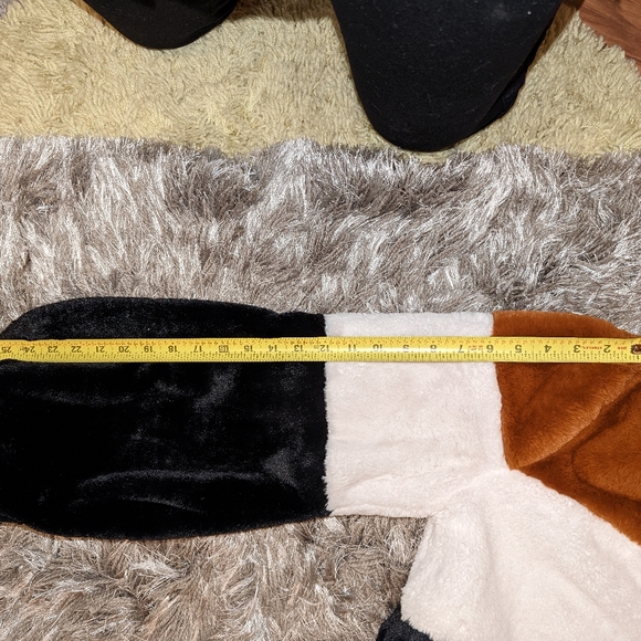 Faux fur crop jacket - Picture 5 of 6